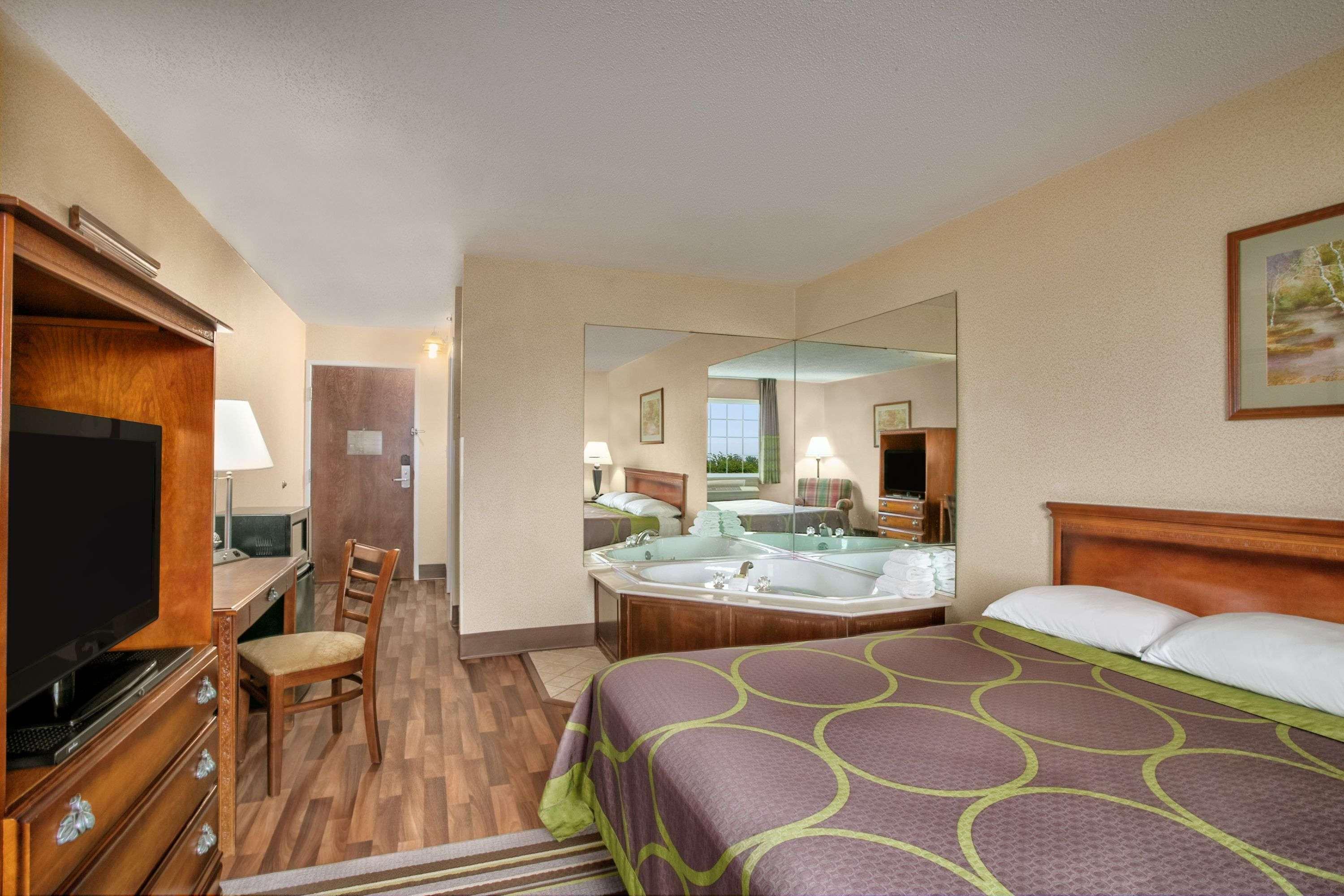 ซูเปอร์ 8 บาย วินด์แฮม เกรย์วิลล์ Hotel Grayville ภายนอก รูปภาพ