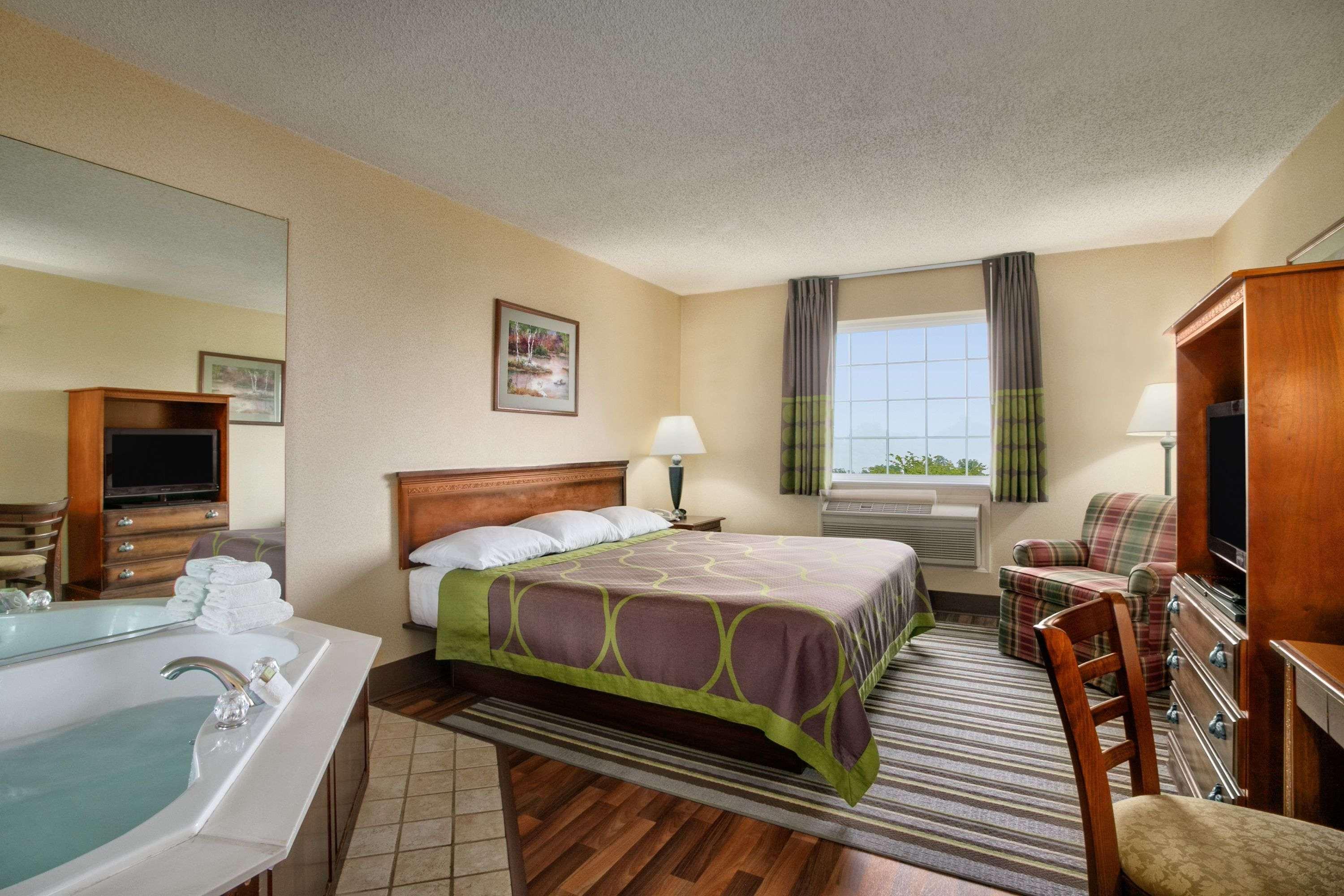 ซูเปอร์ 8 บาย วินด์แฮม เกรย์วิลล์ Hotel Grayville ภายนอก รูปภาพ